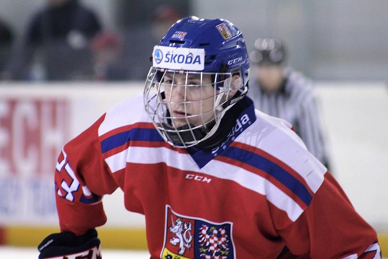 Česká hokejová reprezentace U16 podlehla svým vrstevníkům z Ruska na čáslavském zimním stadionu 3:6.