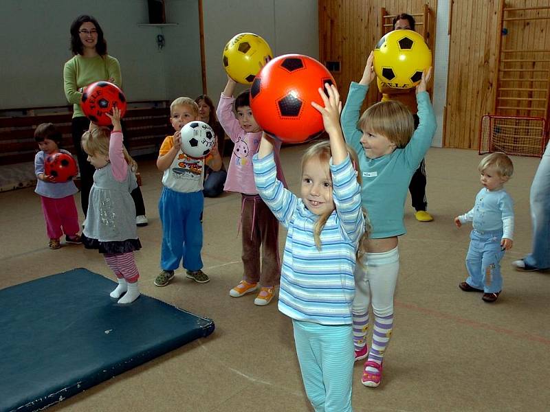 Cvičení s Terezou v kutnohorském rodinném centru Špalíček