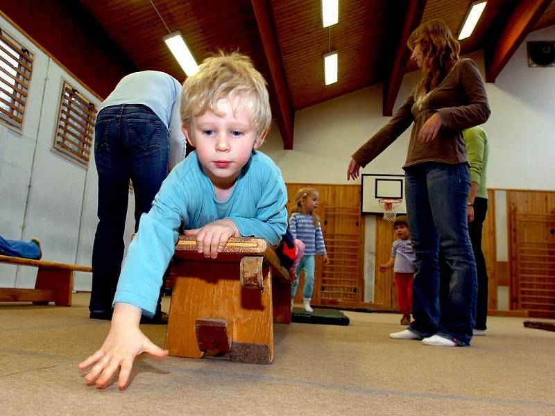 Cvičení s Terezou v kutnohorském rodinném centru Špalíček