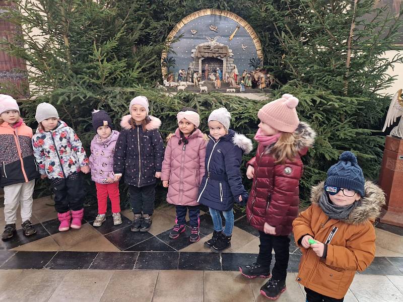 Návštěva dětí z MŠ U Sluníčka kostela sv. Jakuba a chrámu sv. Barbory v Kutné Hoře.