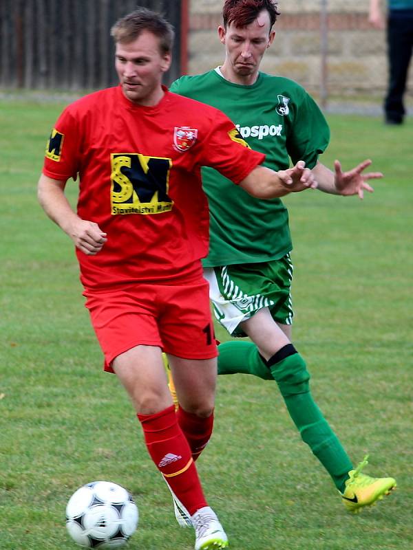 Fotbalová III. třída: TJ Sokol Červené Janovice - FC Bílé Podolí B 2:3 (1:1).