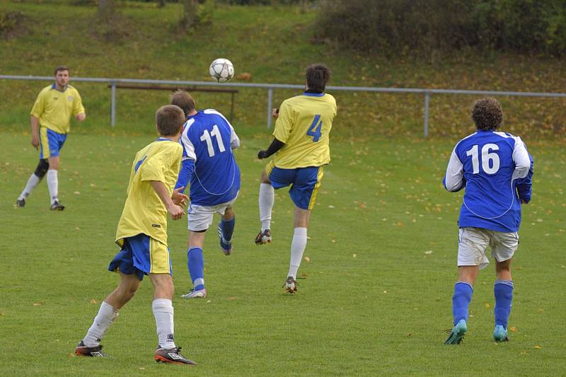 Utkání 7. kola okresního fotbalového přeboru: Zbraslavice - Sázava B 2:3.