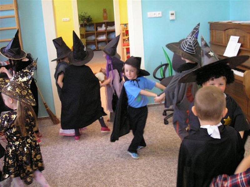 Čarodějnice v Mateřské škole Sedlec v Kutné Hoře.
