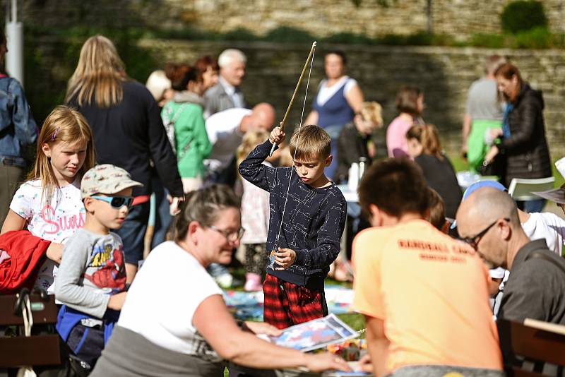 Park pod Vlašským dvorem se dočkal slavnostního otevření.