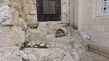 Getsemanská zahrada, modlil se zde Ježíš tu noc, kdy byl zatčen.