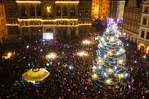 Rozsvícení vánočního stromu na náměstí Dr. Edvarda Beneše v Liberci. Ilustrační foto.