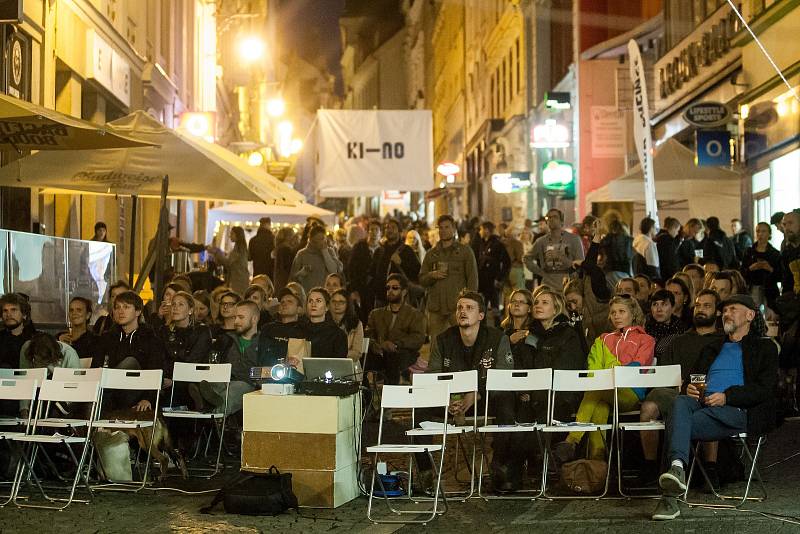 Pátý ročník urban festivalu KI-NO Liberec odstartoval 7. září v Pražské ulici v Liberci.