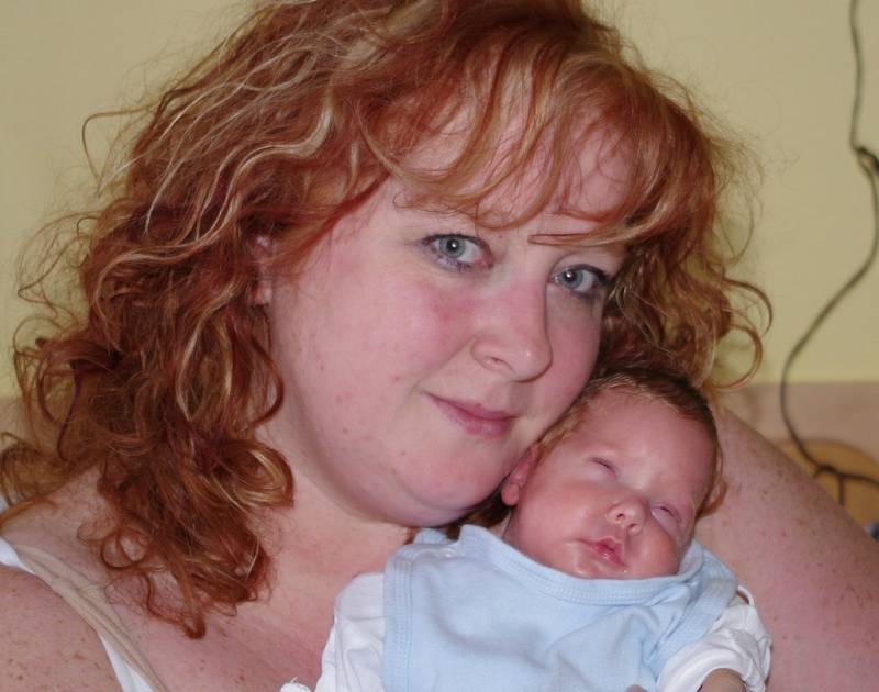 Mamince Leni Toušové se dne 21. prosince 2012  narodil syn David Pavel Kebrt. Měřil 51 cm a vážil 3, 8 kg.
