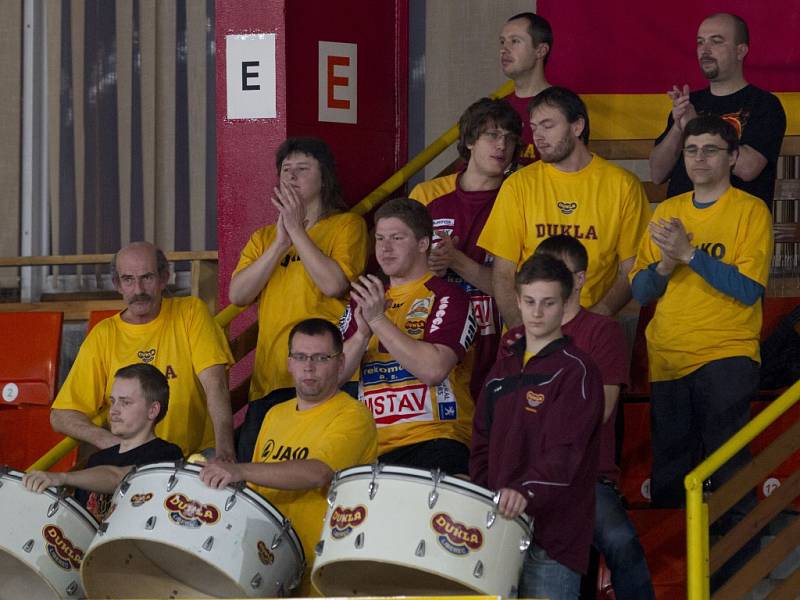 První utkání čtvrtfinále play-off volejbalové extraligy mezi týmy VK Dukla Liberec – Volejbal Brno.