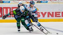 Utkání 20. kola Tipsport extraligy ledního hokeje se odehrálo 18. listopadu v liberecké Home Credit areně. Utkaly se celky Bílí Tygři Liberec a HC Energie Karlovy Vary. Na snímku vpravo Radan Lenc.