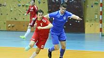 Liberecký Pampuch Team (v červeném) prohrál v domácím duelu II. futsalové ligy s Kladnem 3:5