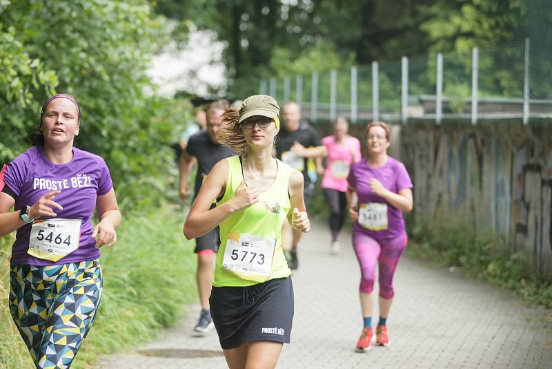 Nejen amatérští běžci si vyzkoušeli své schopnosti při libereckém RunTour.