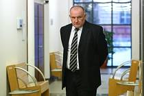 Bývalý policejní ředitel Miroslav Dvořák je opět u soudu.