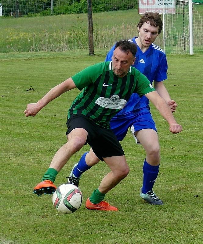 Krásný Les (v modrém) - Horní Řasnice. Foto: Hanka Strnádková