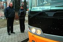 Už téměř rok má autobus Student Agency do Prahy i zastávku na terminálu MHD Fügnerova.