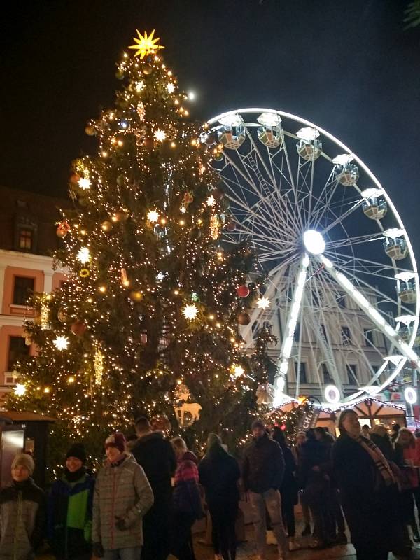 Vánoční strom na náměstí Dr. Edvarda Beneše v Liberci