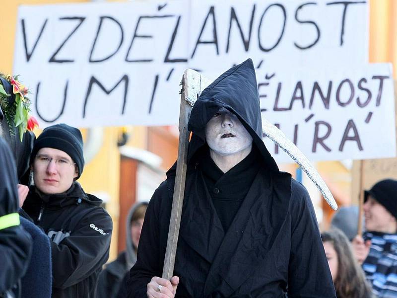 Takto protestovali v Liberci před časem studenti frýdlantského gymnázia.