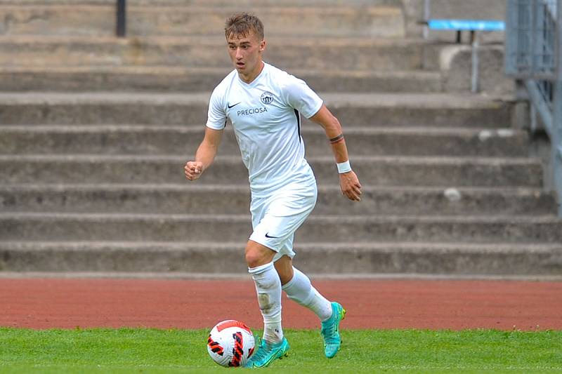 Trápení pokračuje. Liberec B (v bílém) doma podlehl Brozanům 0:1.