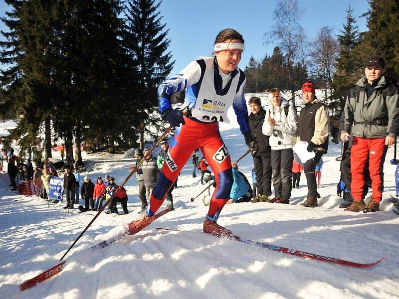 Zuzana Kocumová v bílé stopě. 