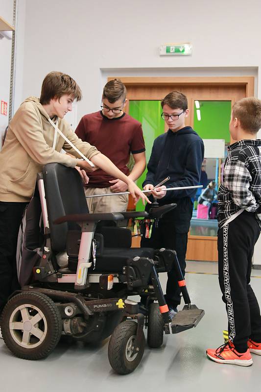 Účastníci žákovské soutěže Bussines Talent se snaží vdechnout svým nápadům život a oslnit odbornou porotu