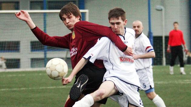 V červeném jindřichovický Ondřej Tichý, s ním doubský Doležal. 