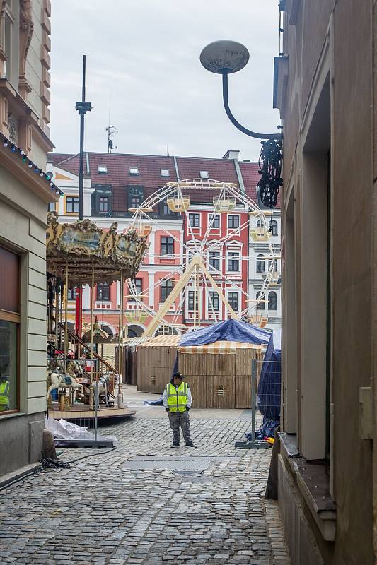 Náměstí Dr. E. Beneše v Liberci se proměnilo v pražský karneval světel. Filmaři zde 13. září pokračují s přípravami na natáčení filmu s pracovním názvem Bosco. Mělo by se však jednat o pokračování filmu Spider-Man.