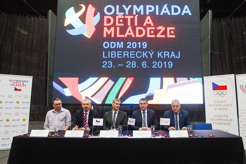 Tisková konference k IX. letní olympiádě dětí a mládeže v Liberci.