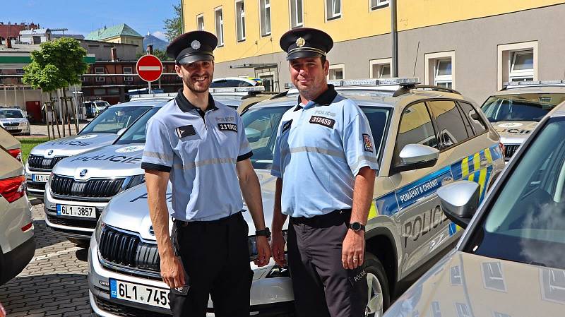 Policisté v kraji mají nová služební auta.