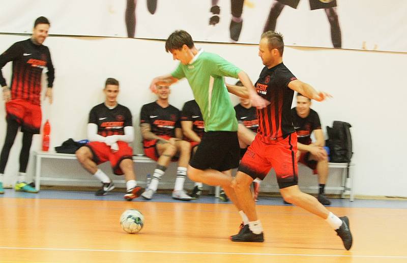 Nejlepší ze šestnácti futsalových týmů byli na libereckém turnaji Šohajci.