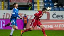 Zápas 14. kola první fotbalové ligy mezi týmy FC Slovan Liberec a FC Baník Ostrava se odehrál 18. listopadu na stadionu U Nisy v Liberci. Na snímku vlevo je Matěj Pulkrab a vpravo Jakub Pokorný.