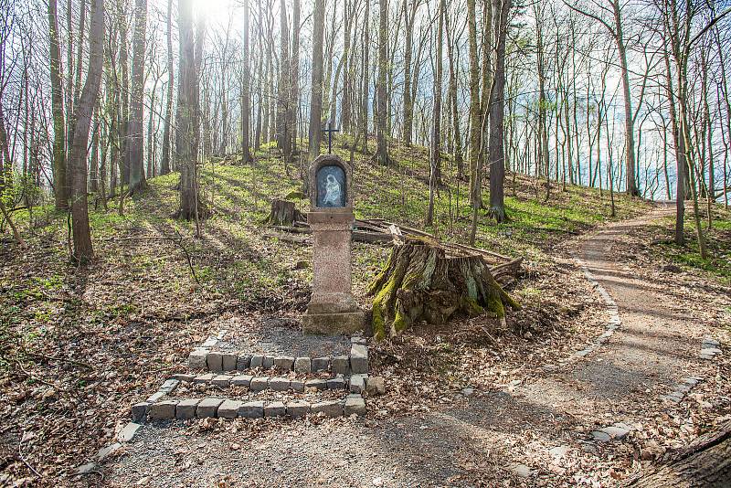 Křížová cesta na Křížovém vrchu ve Frýdlantu