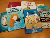 Čtenářský klub Čteme spolu je určený ukrajinským dětem a nabízí návštěvníkům možnost poslechnout si čtení z dětských knížek v ukrajinštině i v češtině.