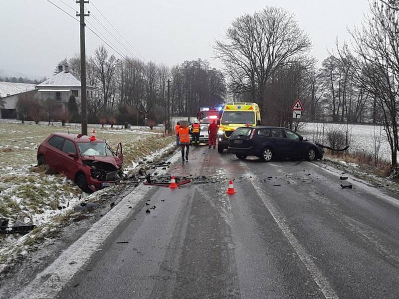 Na silnici  II/278 u obce Bohdánkov hasiči zasahovali na Štědrý den po poledni u dopravní nehody dvou osobních aut se zraněním. Hasiči poskytovali zraněným předlékařskou první pomoc do příjezdu ZZS.