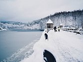 Harcovská přehrada v zimě.
