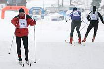 Dvoudenním závodem Jarní Epilog Ski tour v Bedřichově ukončili symbolicky zimu také příznivci běžek.