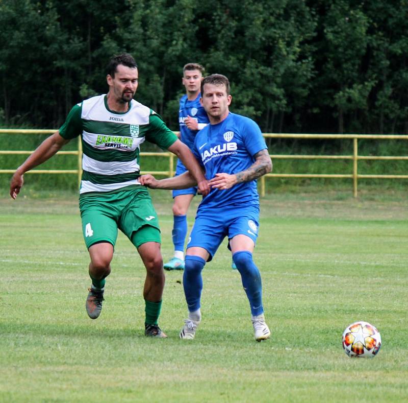 Patrik Havel v dresu České Lípy v pohárovém derby s Novým Borem.