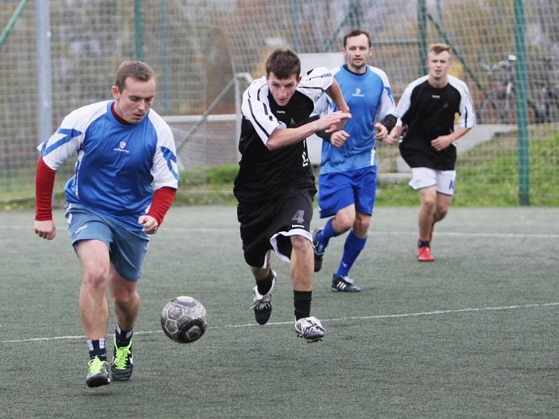 AFK AMICI FC REICHENBERG. Amici (v černém) se zřejmě dostávají zpět do formy a vyhráli 4:3. 