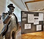 Seznamte se s pomníky moderní doby, na nové výstavě Severočeského muzea.