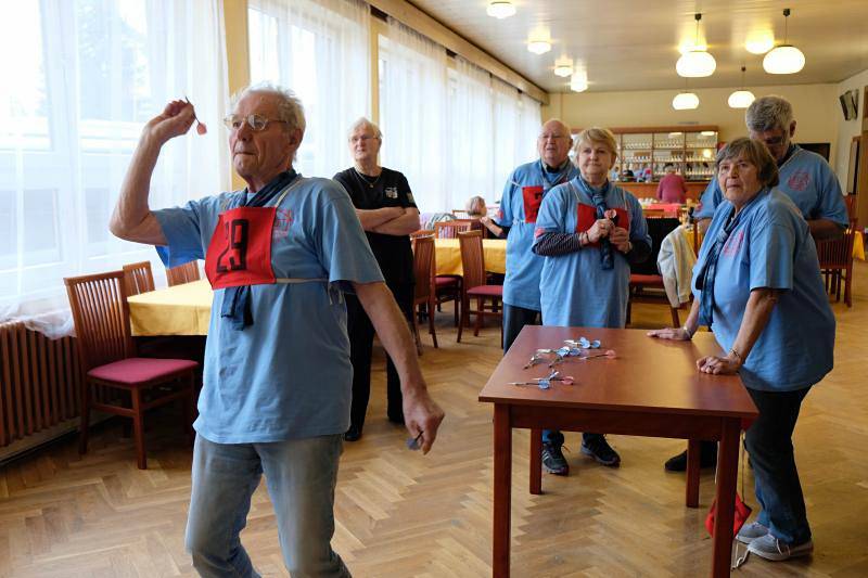 První letošní turnaj frýdlantských, libereckých, jabloneckých a českolipských seniorů v šipkách se konal ve frýdlantské Besedě.