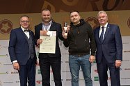 Zástupci pivovaru Frýdlant přebírající ocenění v soutěži European Beer Star 2019.