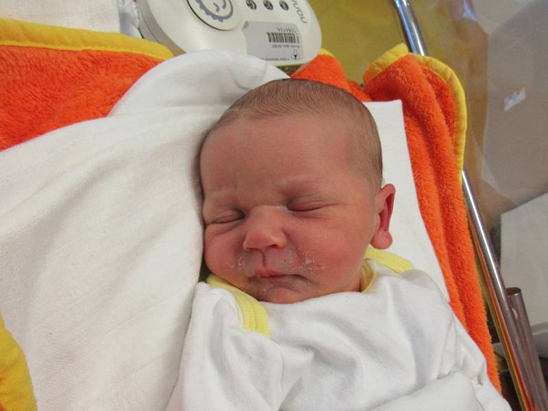 LUCIE NEČASOVÁ  Narodila se 16. ledna v liberecké porodnici mamince Květoslavě Jonášové z Liberce.  Vážila 3,26 kg a měřila 51 cm.