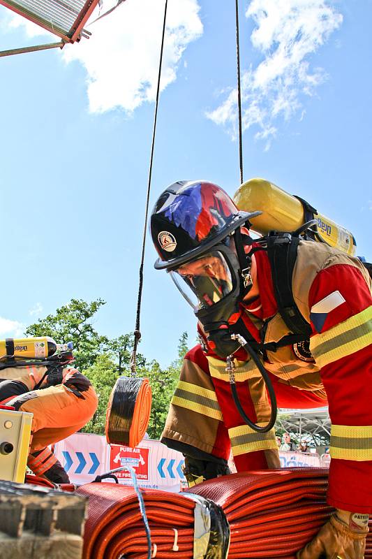 Čtyřiadvacetiletý český „ohnivý lev“ reprezentoval více než obstojně hasičský sbor na mistrovství Evropy v hasičském silovém sportu, které proběhlo minulý týden v německém Hannoveru.
