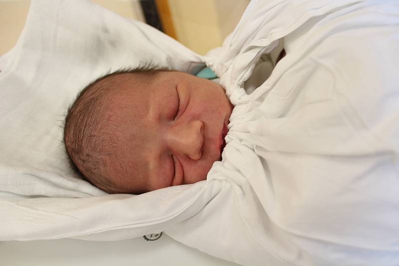 Patrik Ciobanu. Narodil se 16. prosince v liberecké porodnici  mamince Natalii Ciobanu z Liberce.