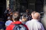 Pablo Held Piano Trio vystoupili se svým koncertem 13. července v rámci hudebního festivalu Bohemia Jazz Fest v Liberci. Na snímku zleva Robert Landfermann a Jonas Burgwinkel.