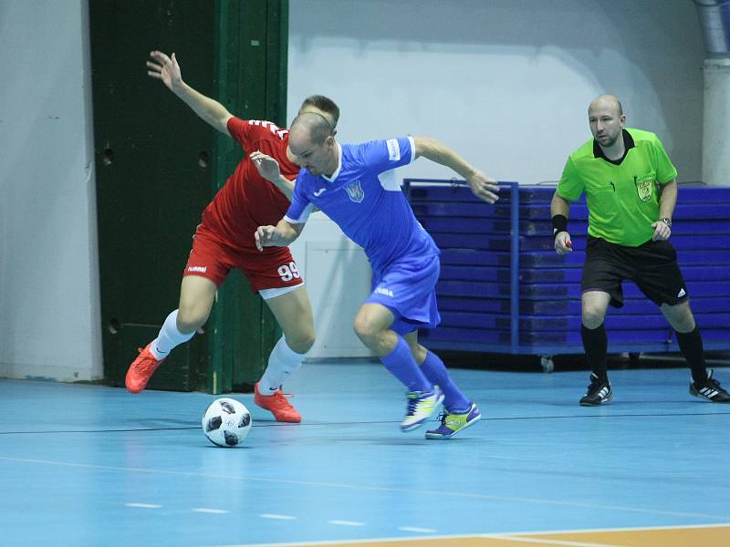 Liberecký Pampuch Team (v červeném) prohrál v domácím duelu II. futsalové ligy s Kladnem 3:5