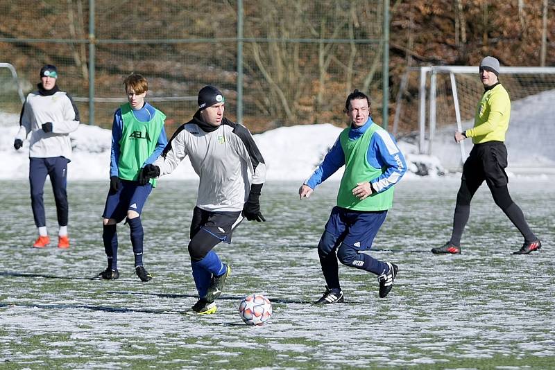 Fotbalisté Ruprechtic porazili v přípravě mladé borce z Rapidu (bílé dresy) 7:4.