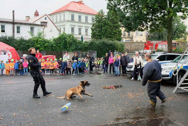 Den IZS v prostoru hasičské zbrojnice.