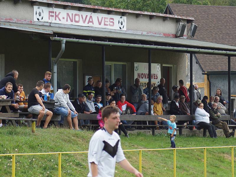 Nová Ves v bílém se rozešla smírně 2:2 s béčkem Stráže.