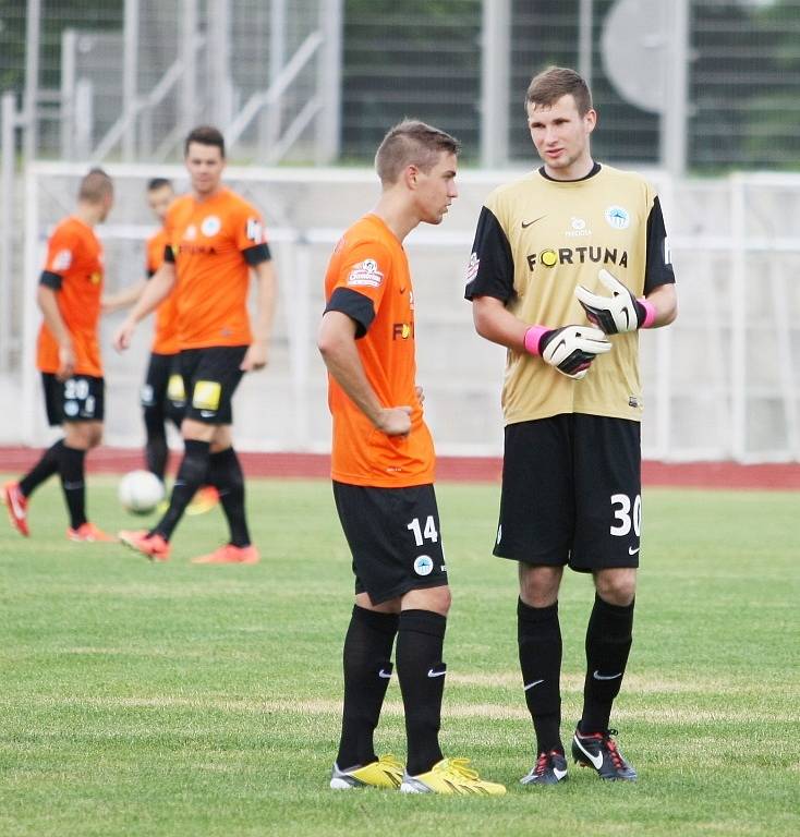 PREMIÉRA NOVÉHO ROČNÍKU 2013/14. Slovan Liberec Oberlausitz Neugersdorf. Žádná sláva.