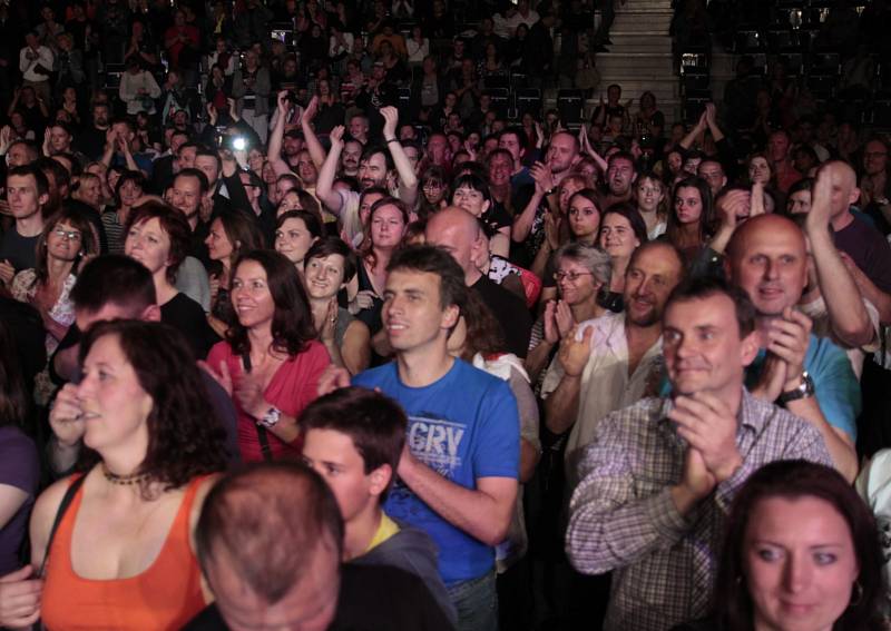 TĚLA V ARENĚ pokřtila videoklip k písni Ten čas a oslavila dvacet let od vydání první placky. Pozvala si bývalé členy a Big'O'Band.